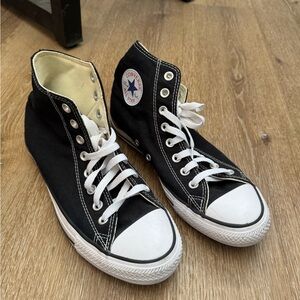 Converse Black and White High-Top Sneakers Women 9 new